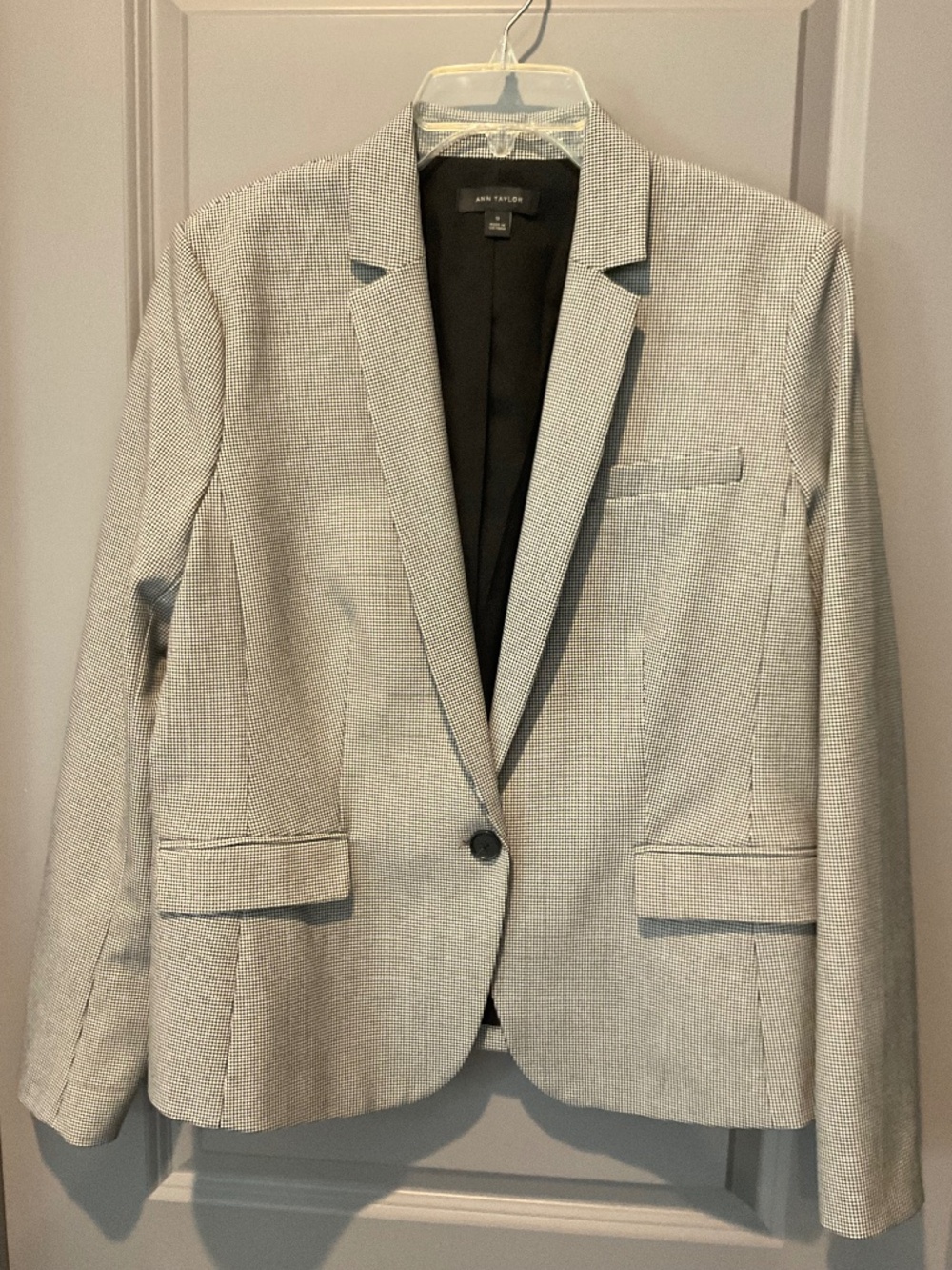 Houndstooth checkered blazer